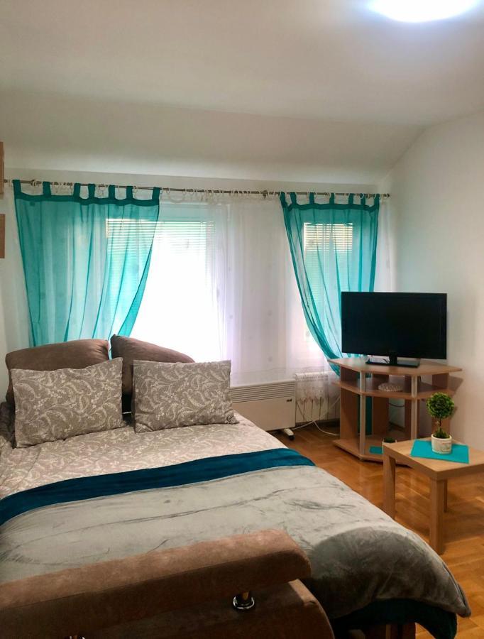 Bellavista Apartmani Stara Pazova Buitenkant foto