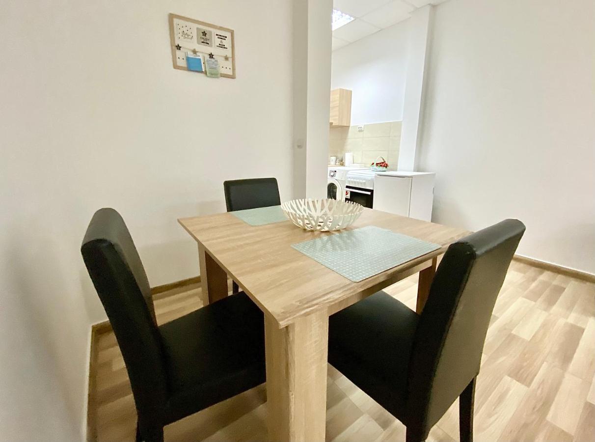 Bellavista Apartmani Stara Pazova Buitenkant foto